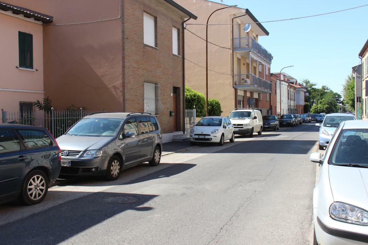 Accogliente Casa Indipendente Con Wi-Fi Gratuito, A Due Passi Dal Centro E Dalle Attrazioni Ravenna Dış mekan fotoğraf